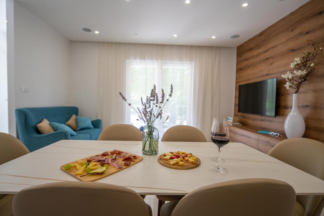 Garden Apartment ปาโกชตาเน ภายนอก รูปภาพ