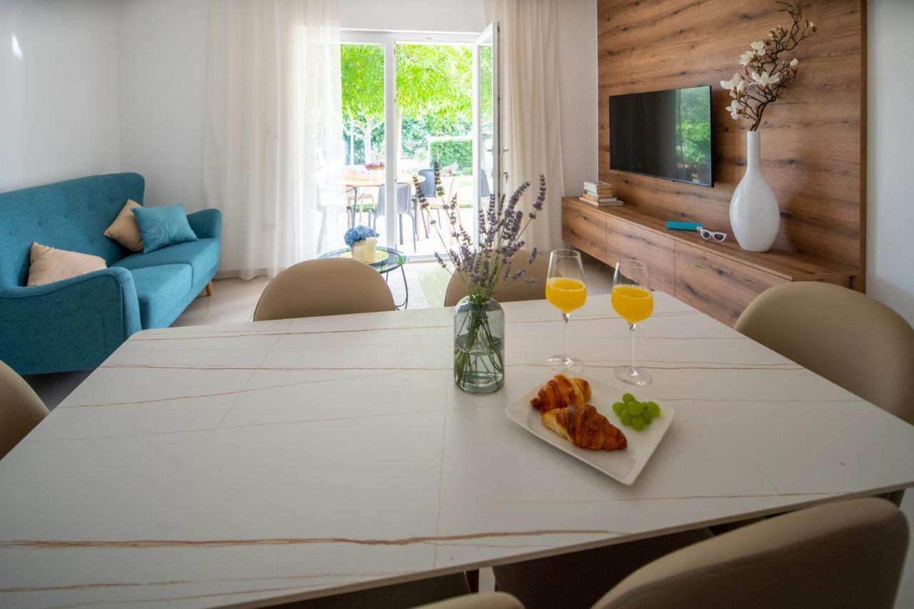 Garden Apartment ปาโกชตาเน ภายนอก รูปภาพ