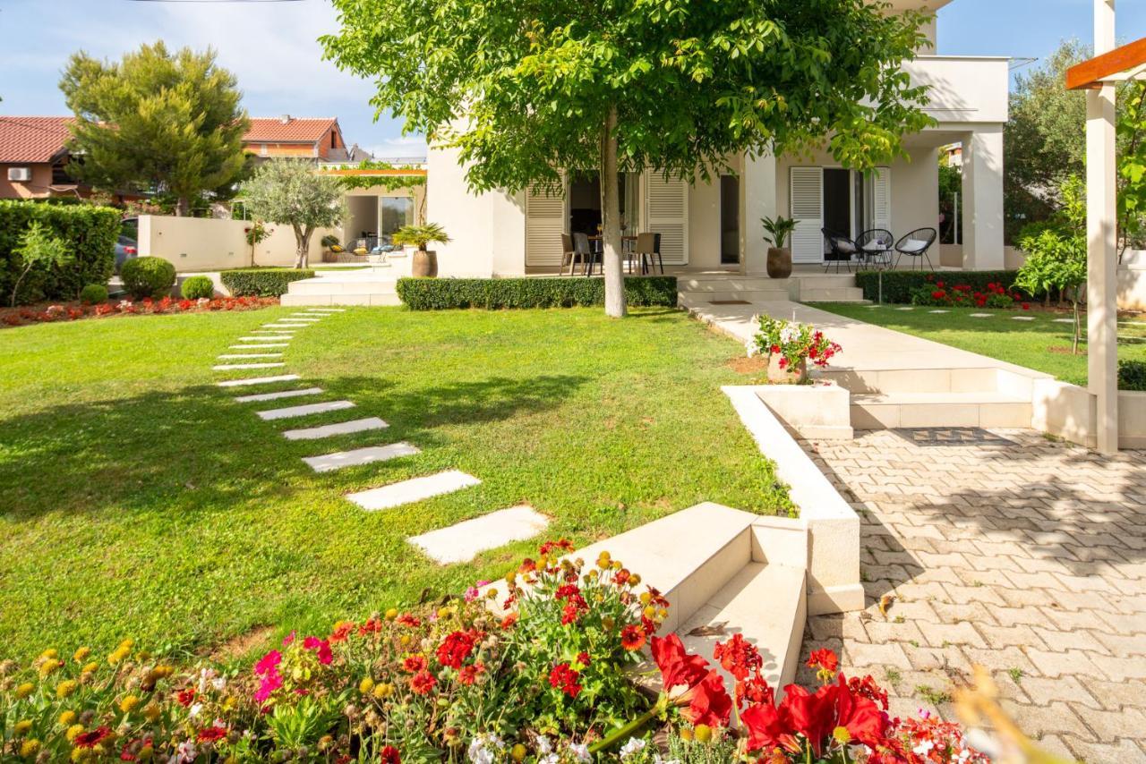 Garden Apartment ปาโกชตาเน ภายนอก รูปภาพ