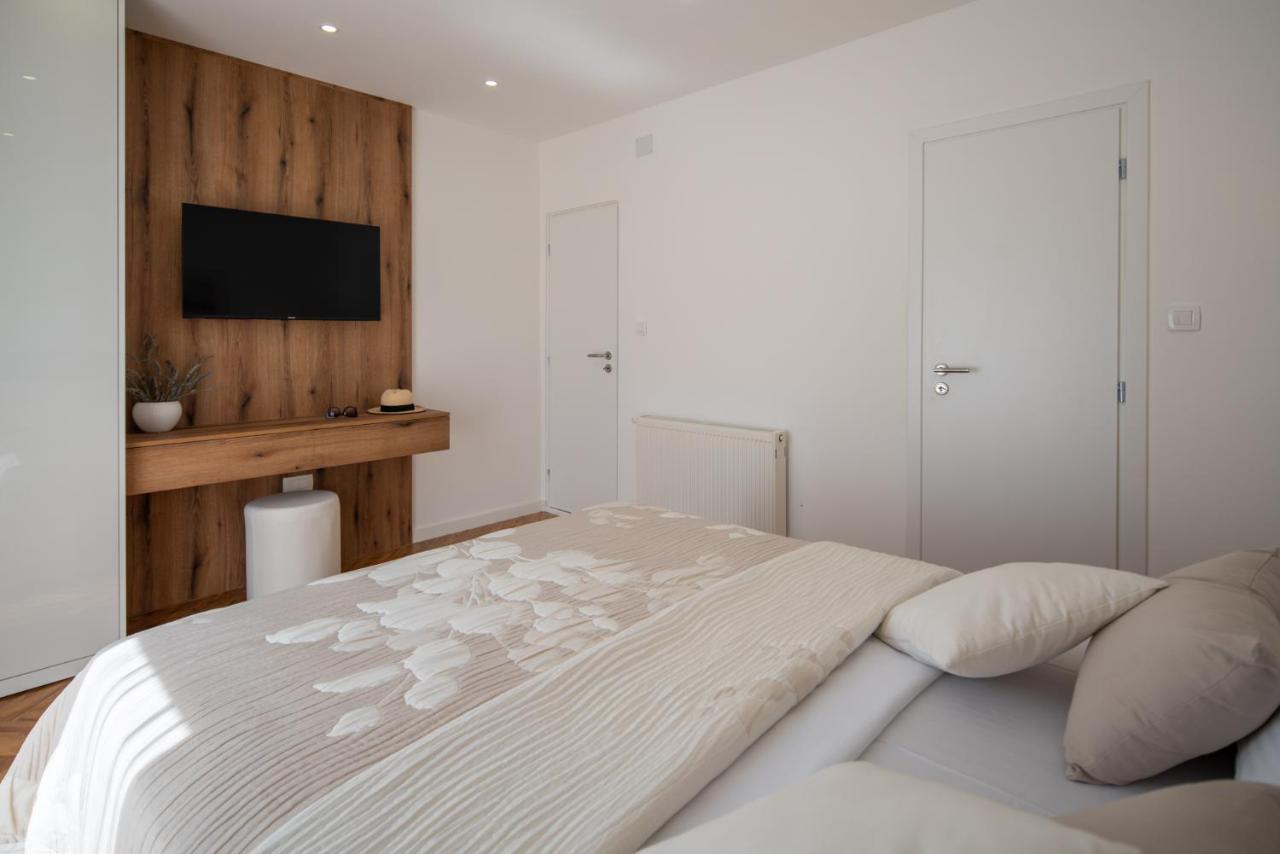 Garden Apartment ปาโกชตาเน ภายนอก รูปภาพ