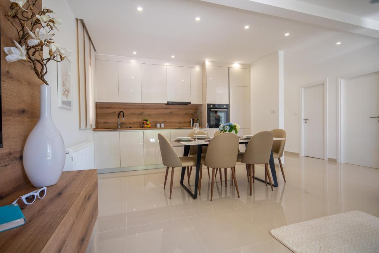 Garden Apartment ปาโกชตาเน ภายนอก รูปภาพ