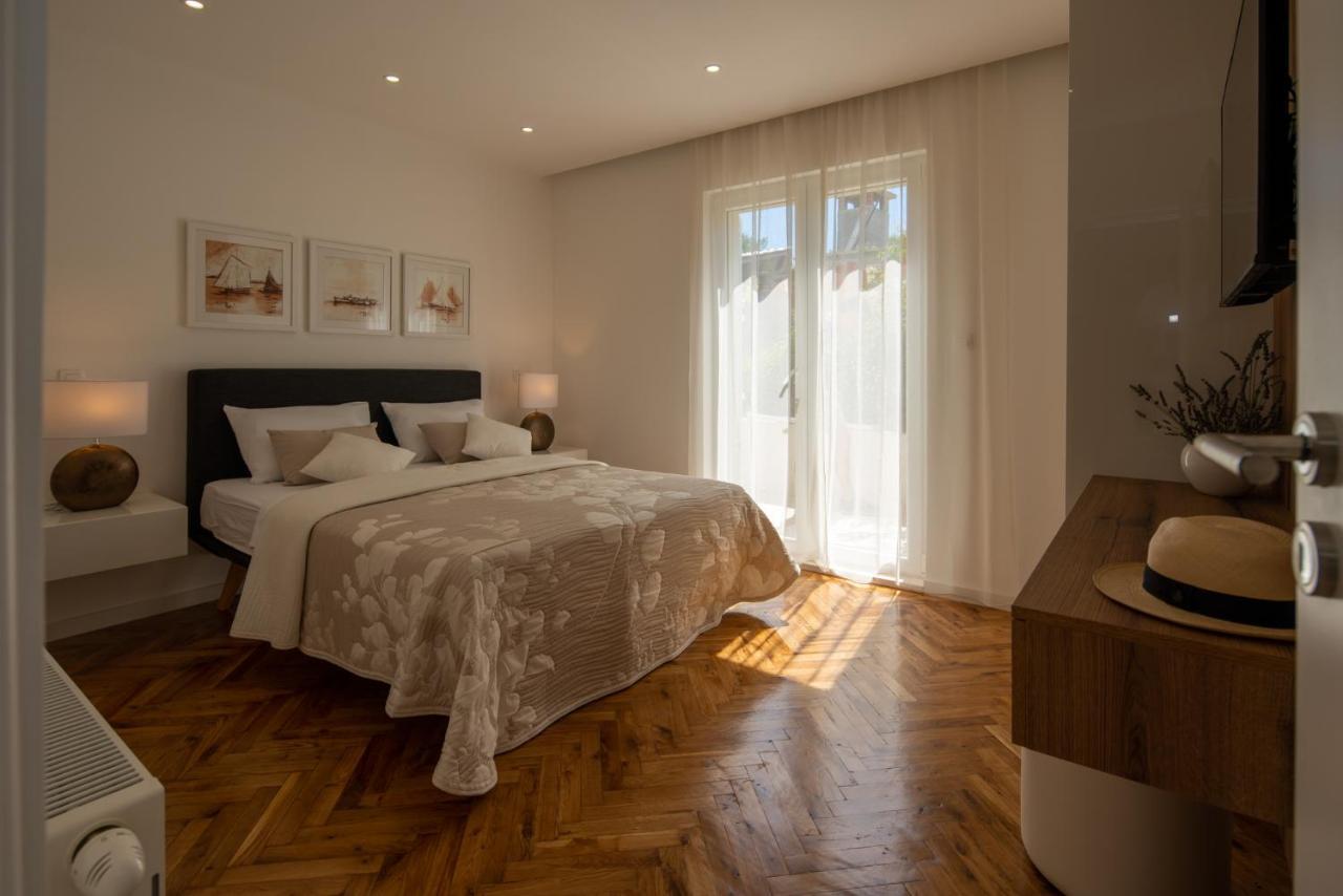Garden Apartment ปาโกชตาเน ภายนอก รูปภาพ